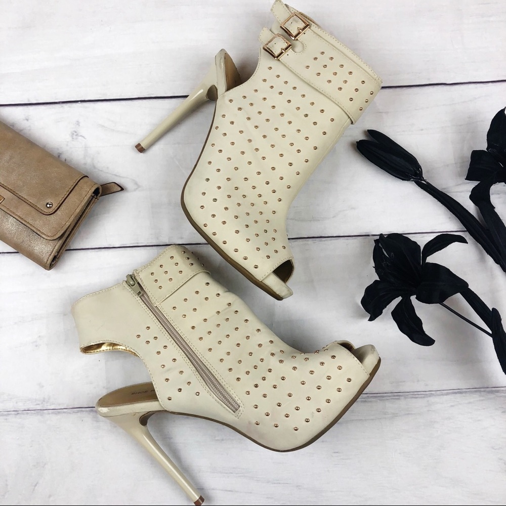 Shoe Republic LA Peep Toe Booties Heels Size 10